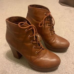 gently used brown hunky heel